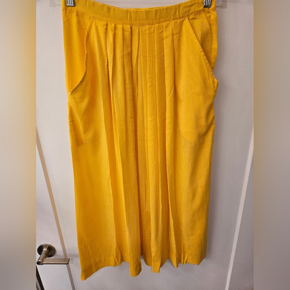 Vintage - "Classic of Boston" Yellow Front Pleated Summer Skirt - NWOT